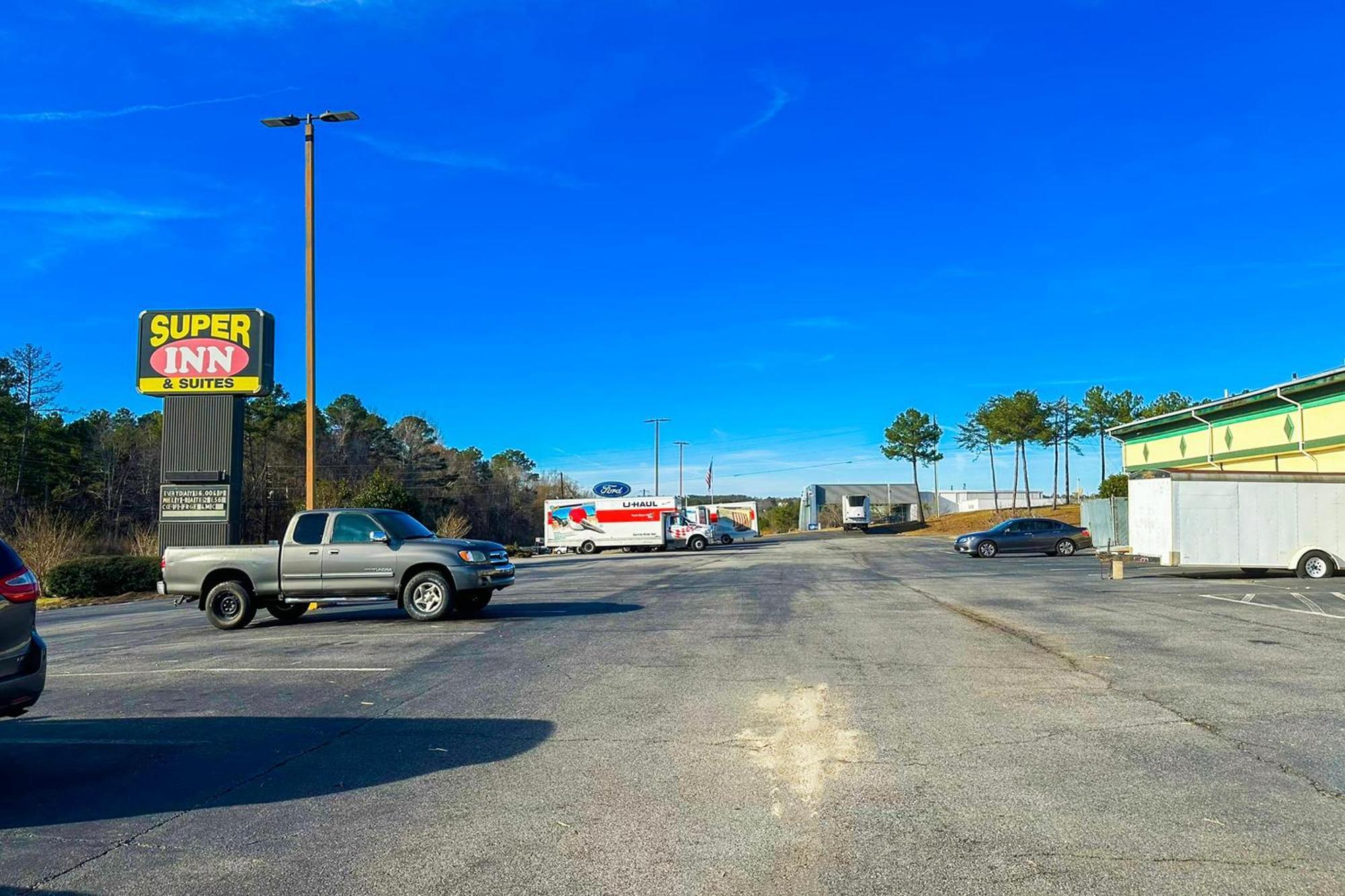 Super Inn & Suites By Oyo Milledgeville Exterior photo