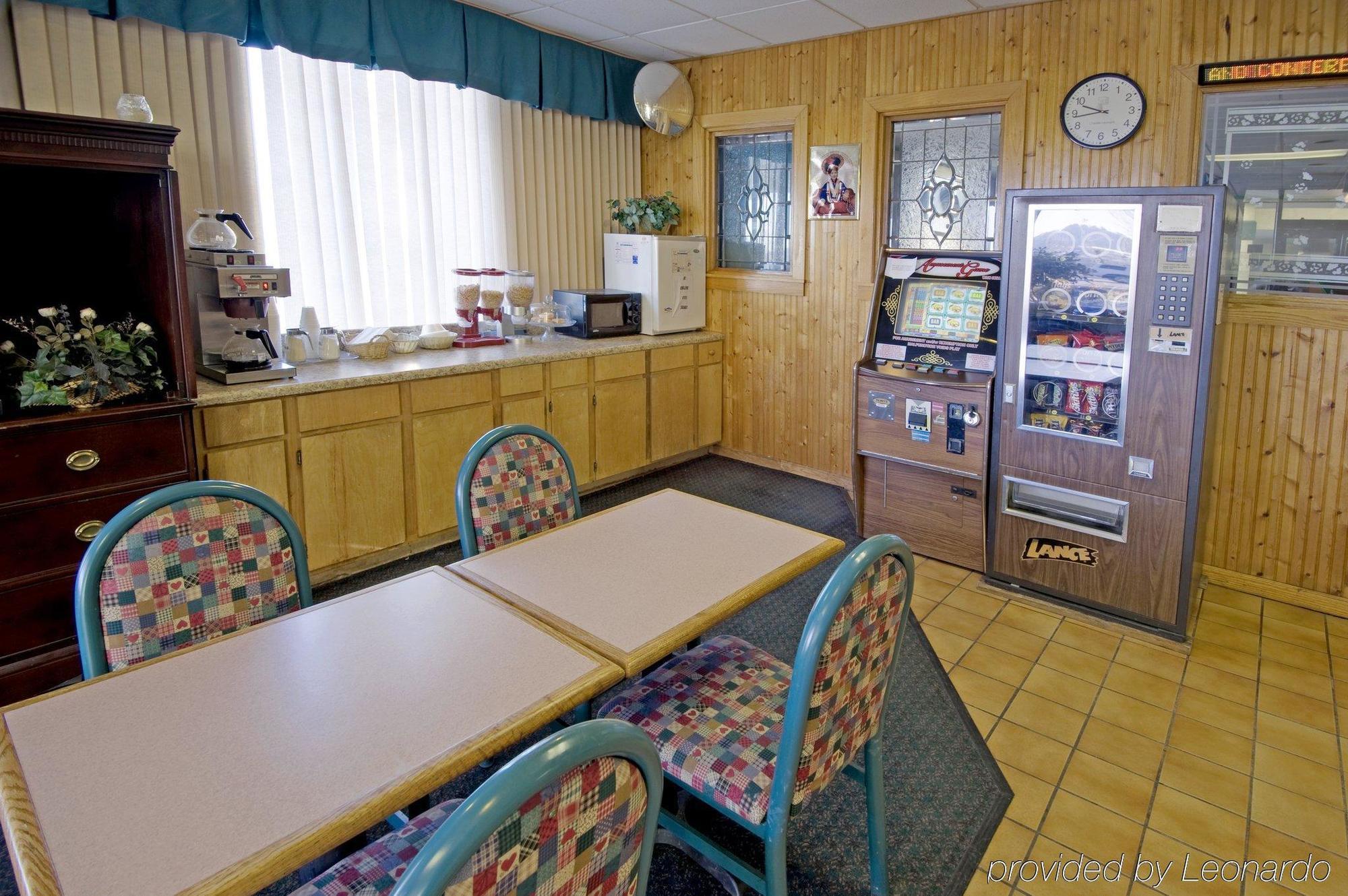 Super Inn & Suites By Oyo Milledgeville Restaurant photo