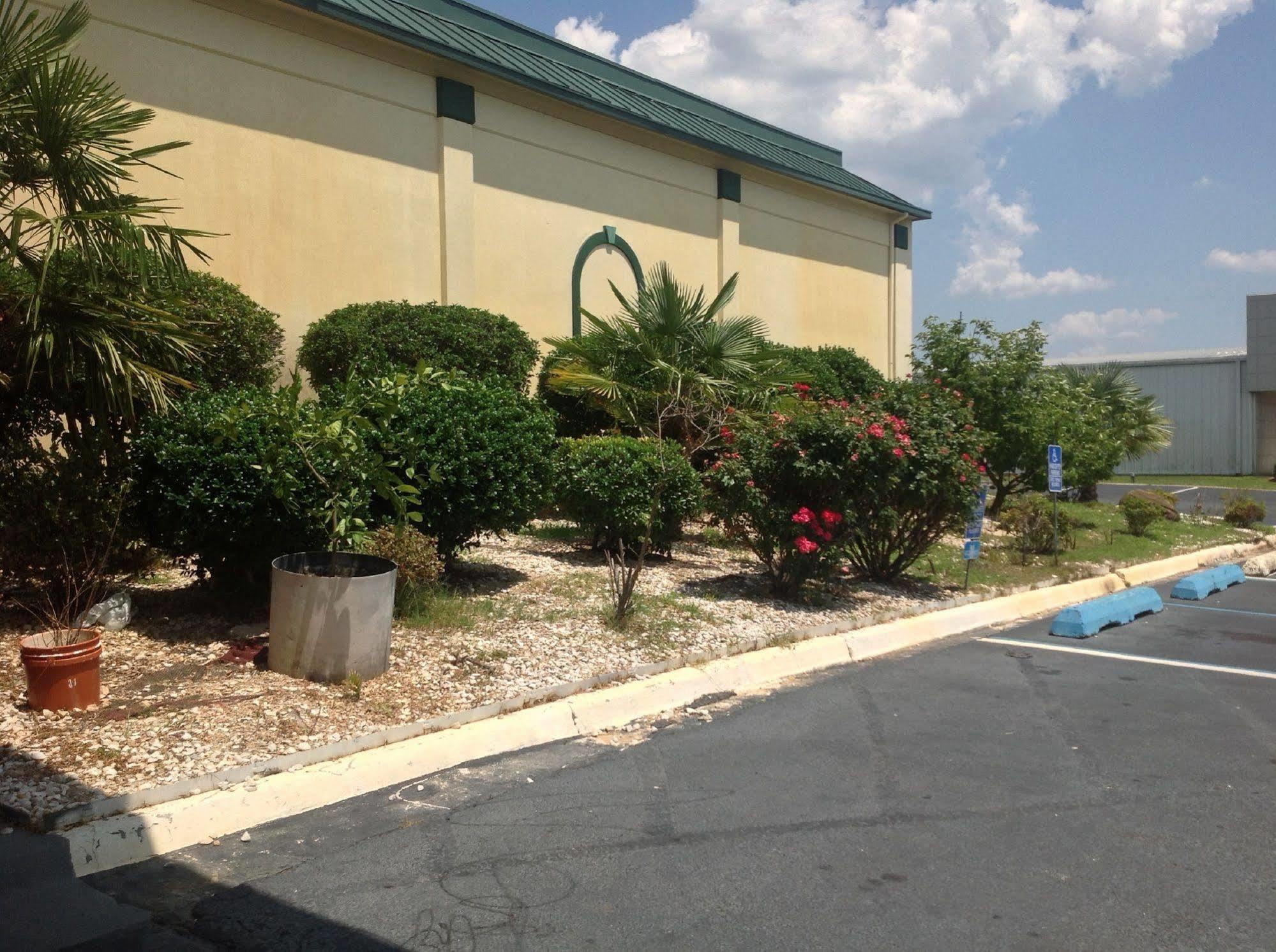 Super Inn & Suites By Oyo Milledgeville Exterior photo